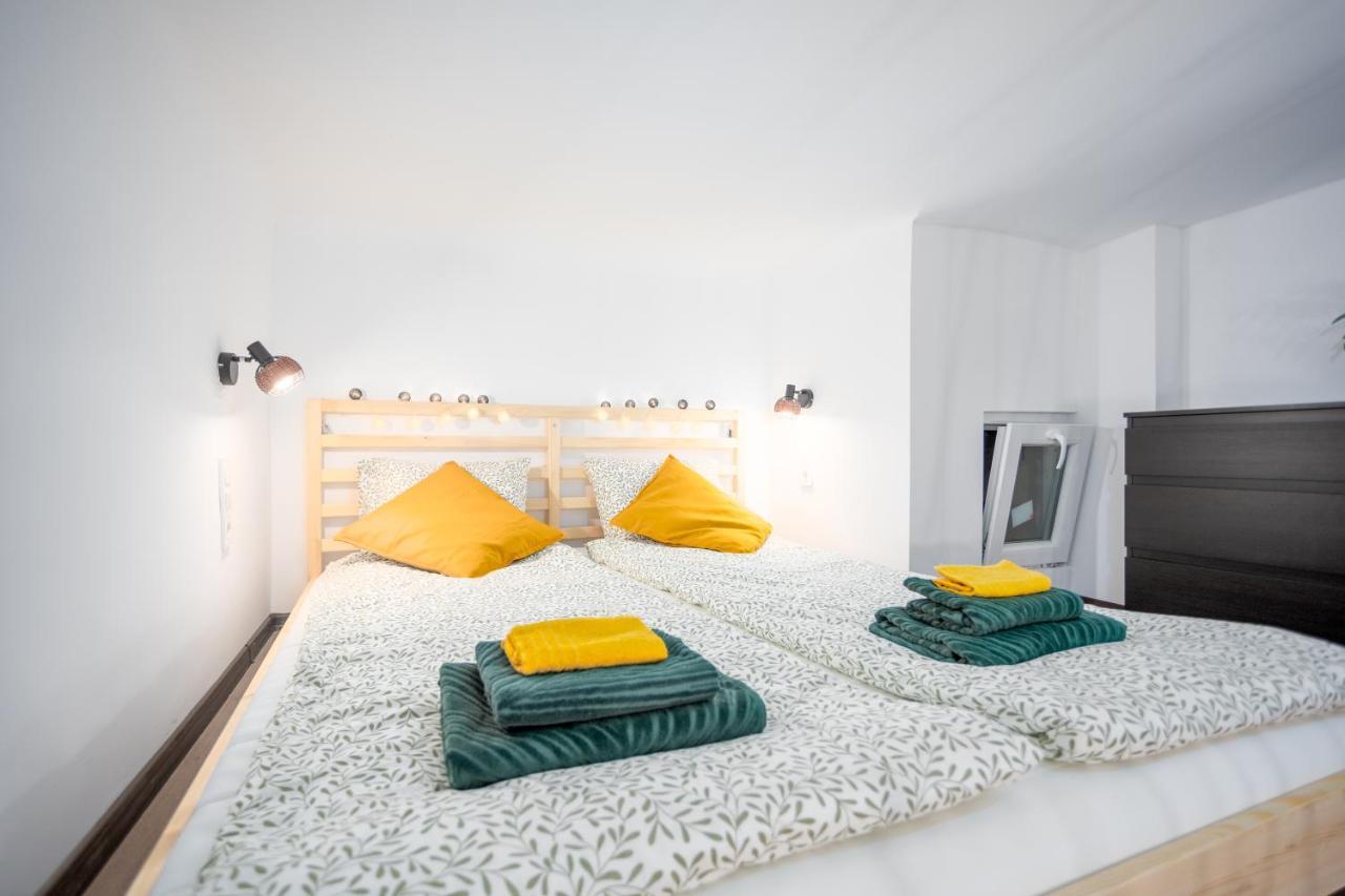Green Goblin Apartment With Free Private Parking Budapest Esterno foto