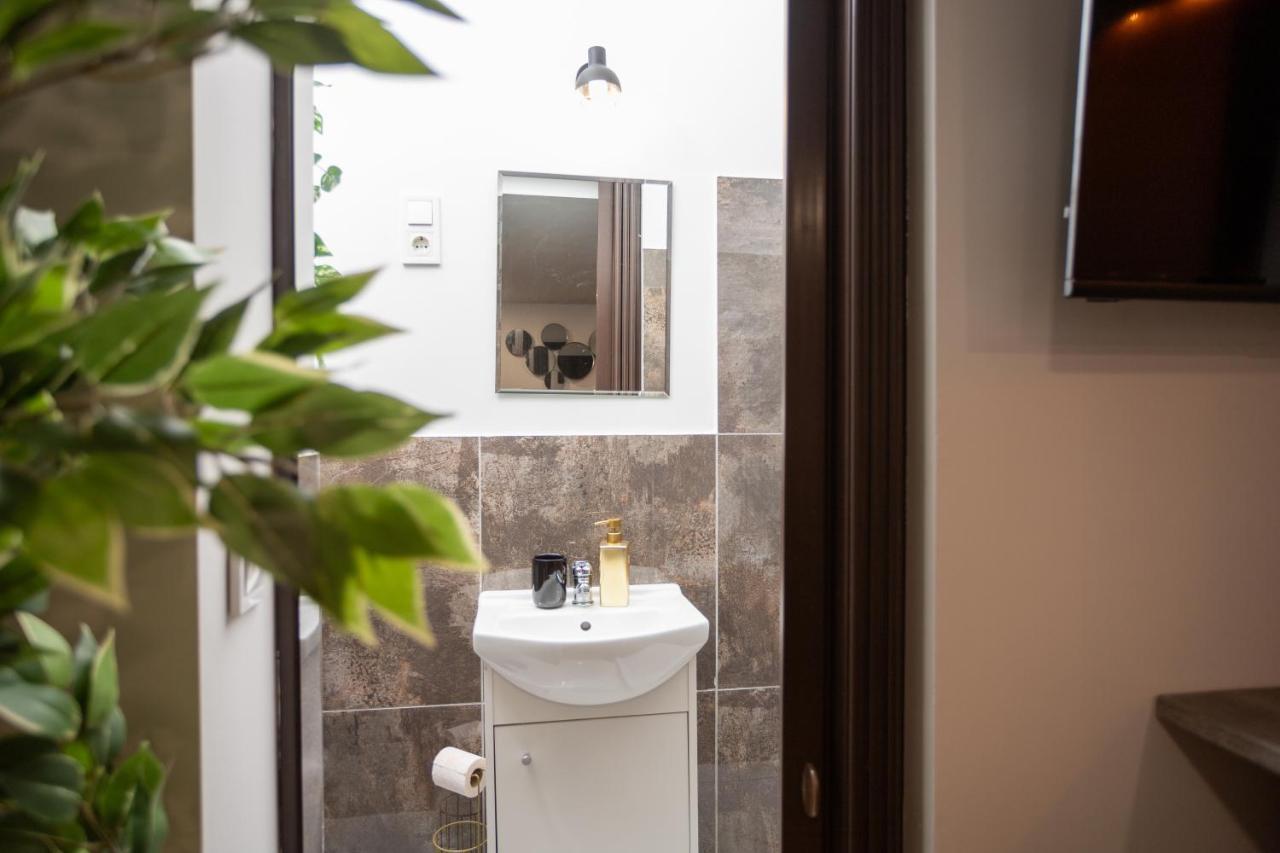 Green Goblin Apartment With Free Private Parking Budapest Esterno foto