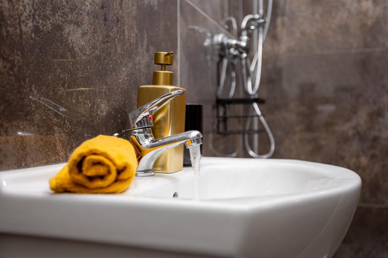 Green Goblin Apartment With Free Private Parking Budapest Esterno foto