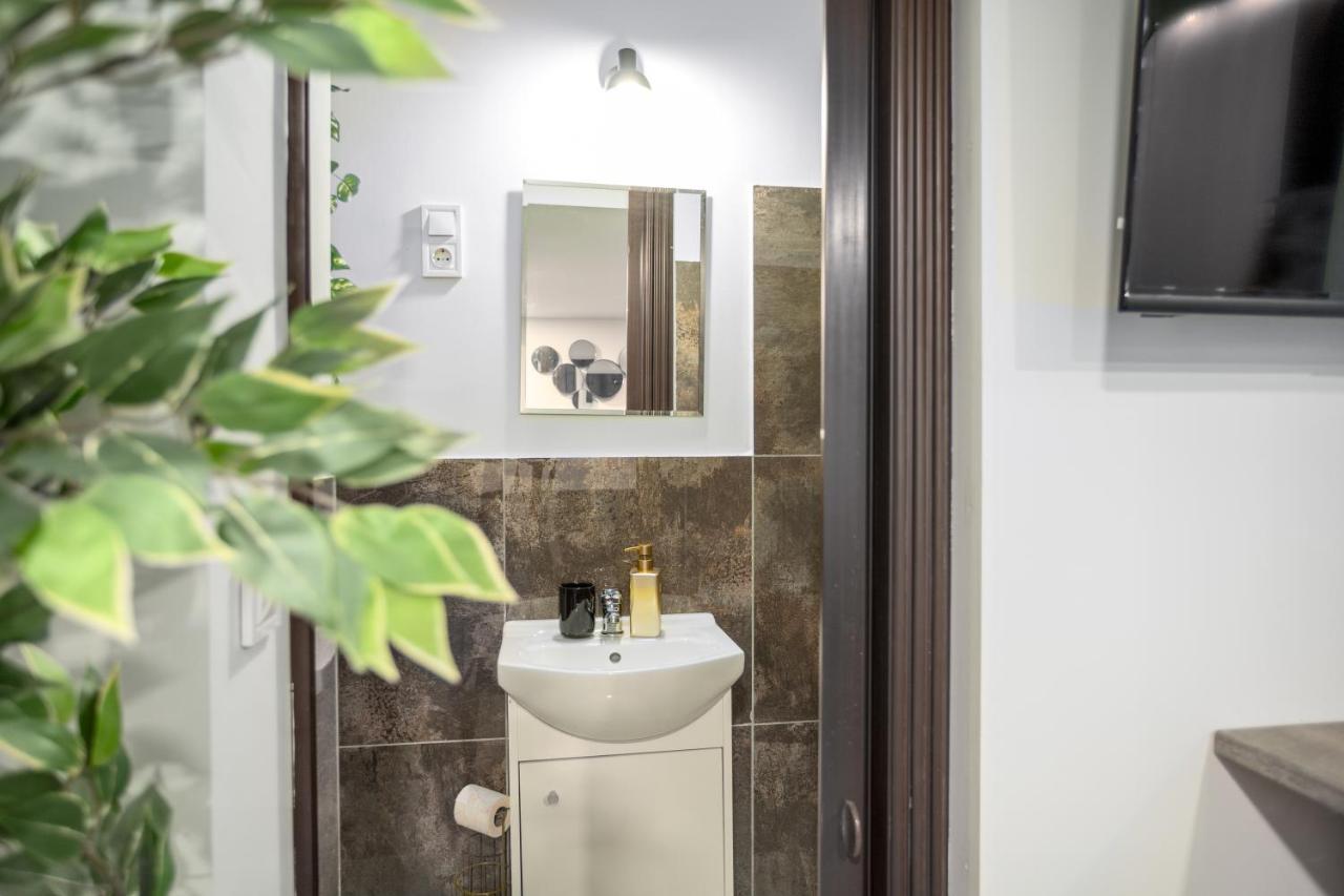 Green Goblin Apartment With Free Private Parking Budapest Esterno foto